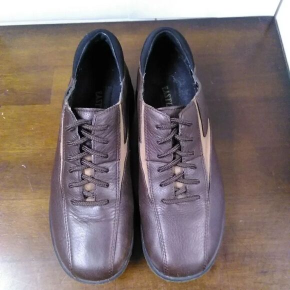 Eastland Oxfords Size 7M  - Picture 3 of 11